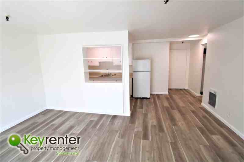 2320 P St - Photo 5 of 16