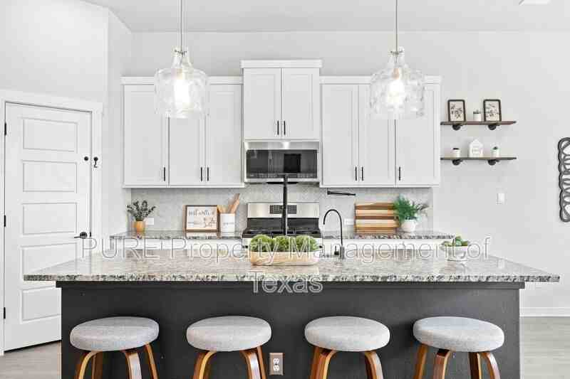336 Berkeley Pl - Photo 7 of 22