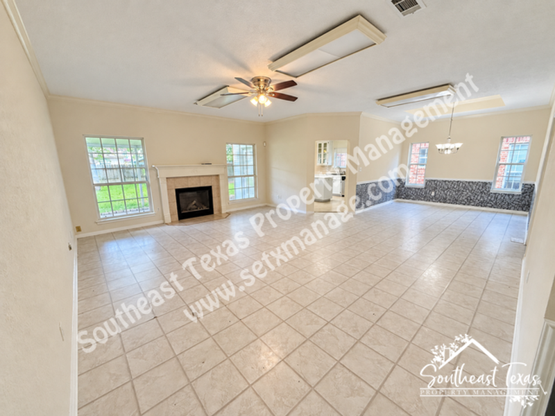 7920 Buttercup Ln - Photo 2 of 19