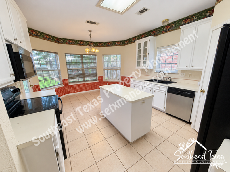 7920 Buttercup Ln - Photo 4 of 19