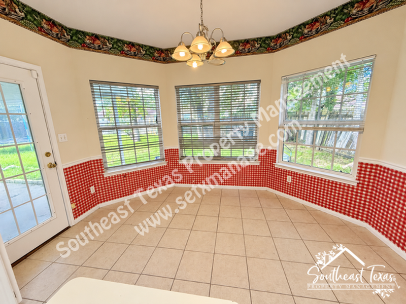 7920 Buttercup Ln - Photo 7 of 19