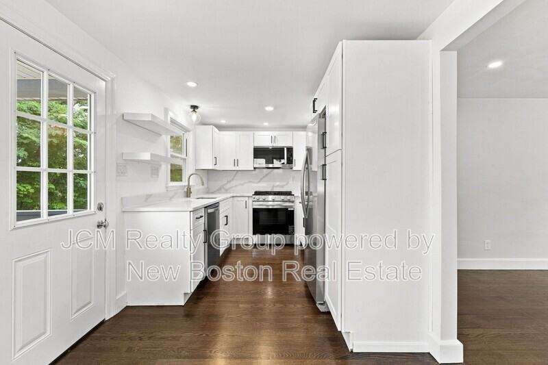 7 Franklin St #1stFL - Photo 4 of 33