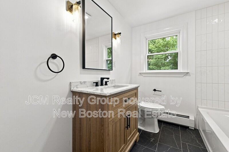 7 Franklin St #1stFL - Photo 7 of 33