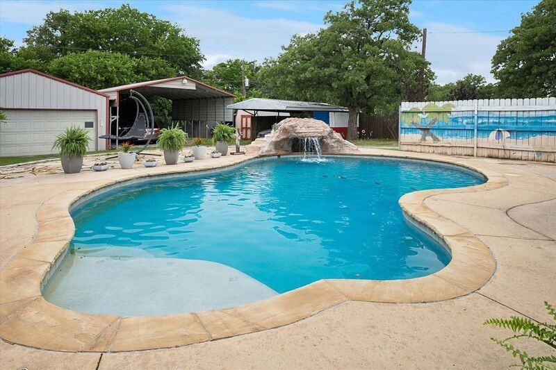 9716 Windsor Cir - Photo 2 of 26