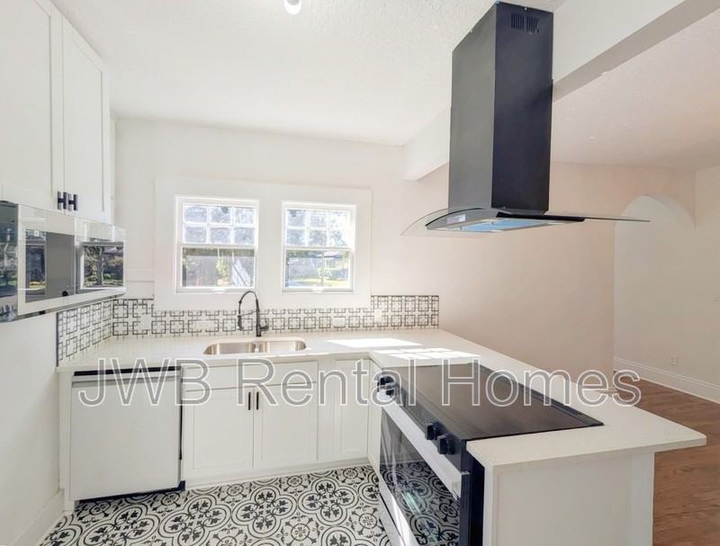2963 Remington St - Photo 2 of 20