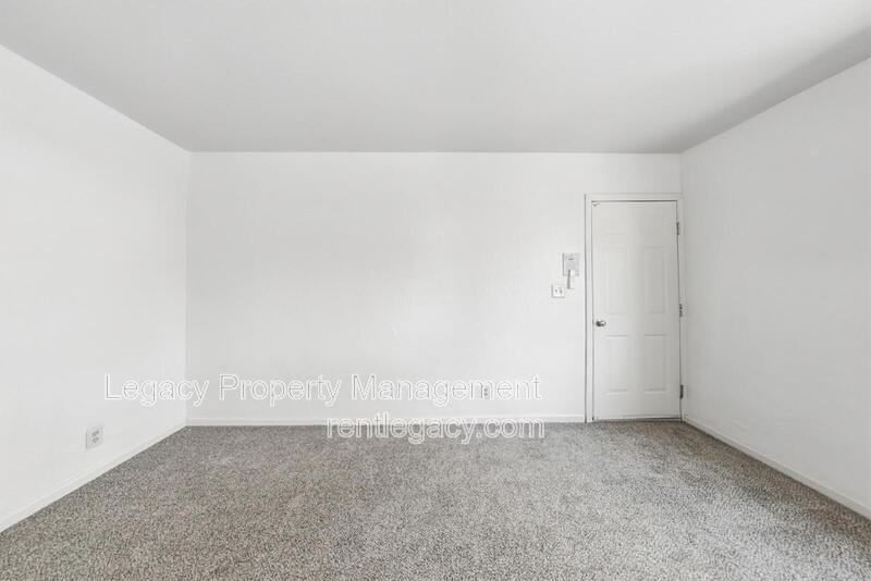 4923 11th Ave - Photo 5 of 20