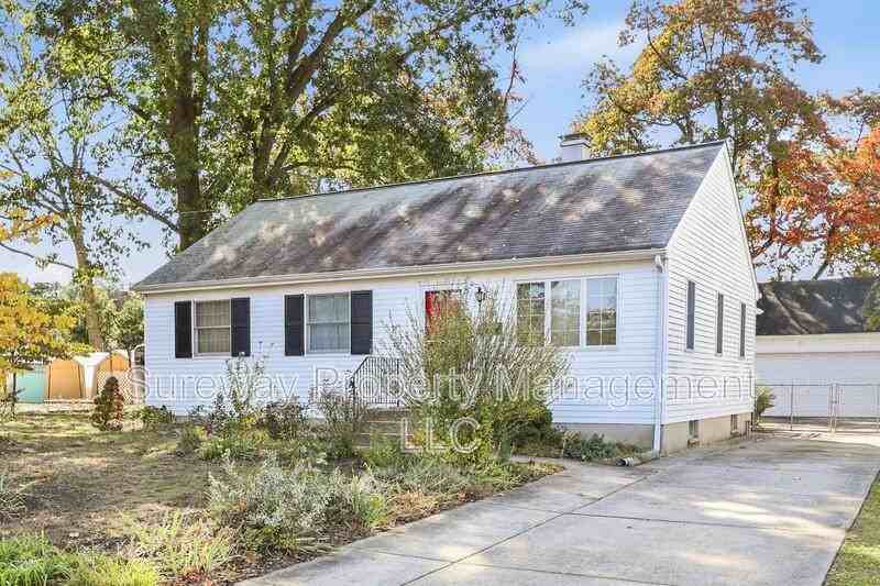 304 Brown St - Photo 2 of 15