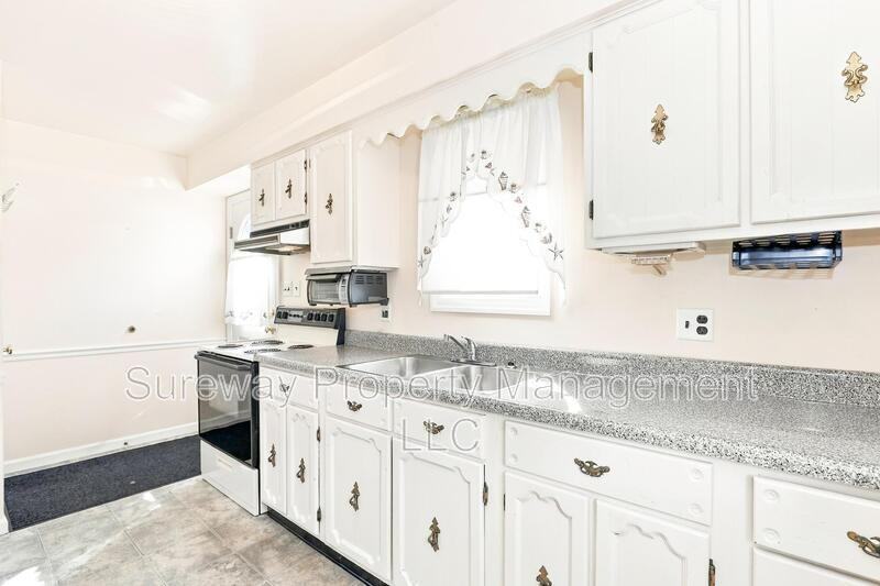 304 Brown St - Photo 5 of 15