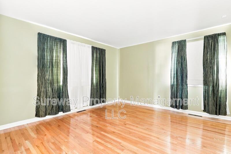 304 Brown St - Photo 7 of 15
