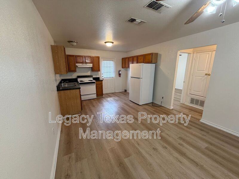 701 Miracle Ln #B - Photo 3 of 12