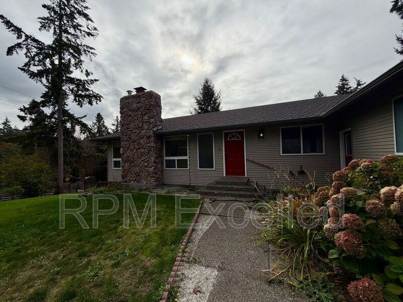 9320 31st St E - Photo 2 of 40