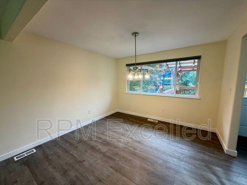 9320 31st St E - Photo 6 of 40