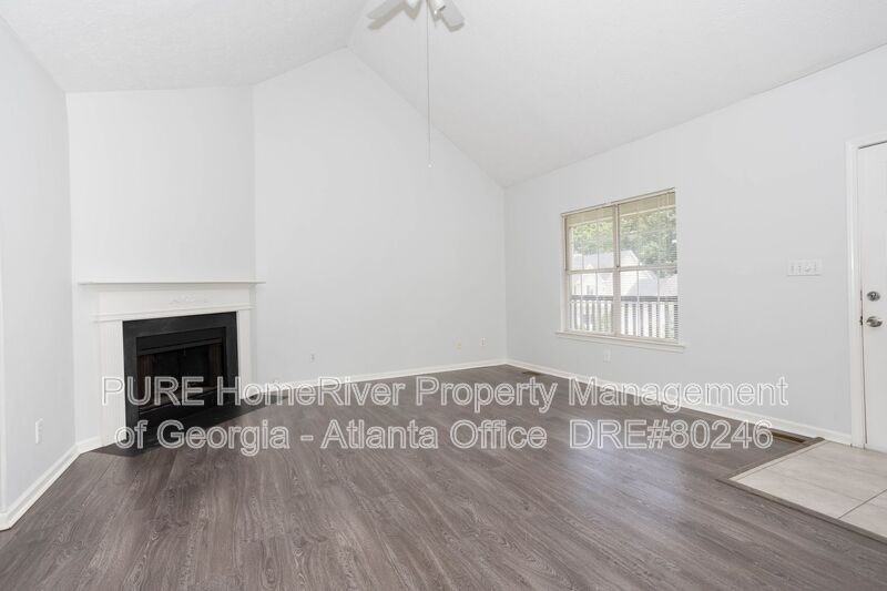 2739 Sanibel Ln Se - Photo 2 of 21