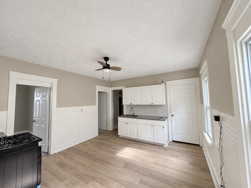 3711 E 61st St - Photo 5 of 9