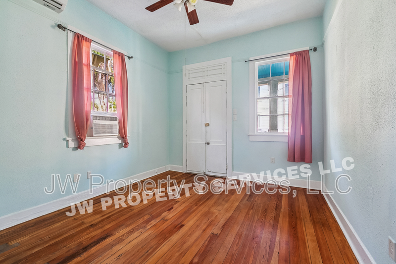 2310 Barracks St - Photo 2 of 14