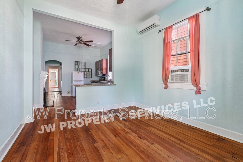2310 Barracks St - Photo 3 of 14