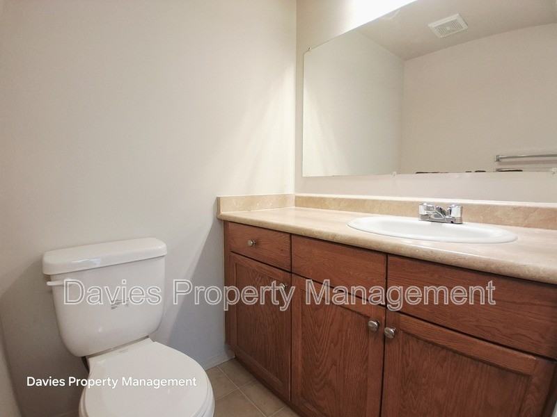 7121 80 Ave Nw - Photo 6 of 21
