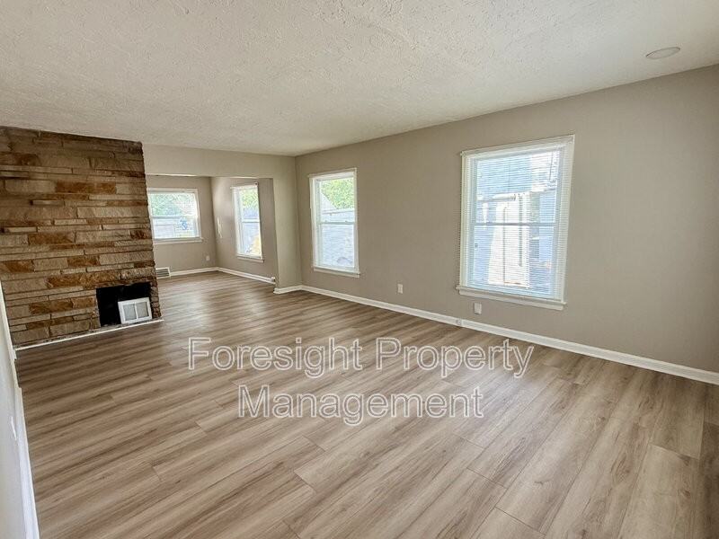 854 E 250th St - Photo 3 of 24