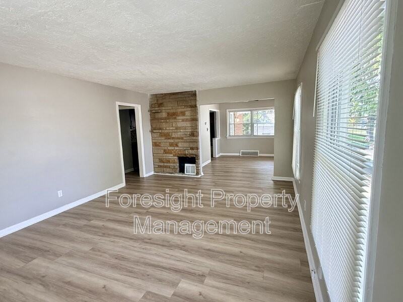 854 E 250th St - Photo 4 of 24