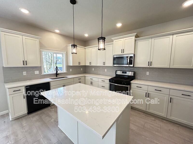 7237 Se Berg Dr - Photo 3 of 32