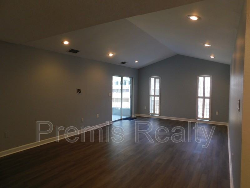 1846 E Orangeside Rd - Photo 2 of 10