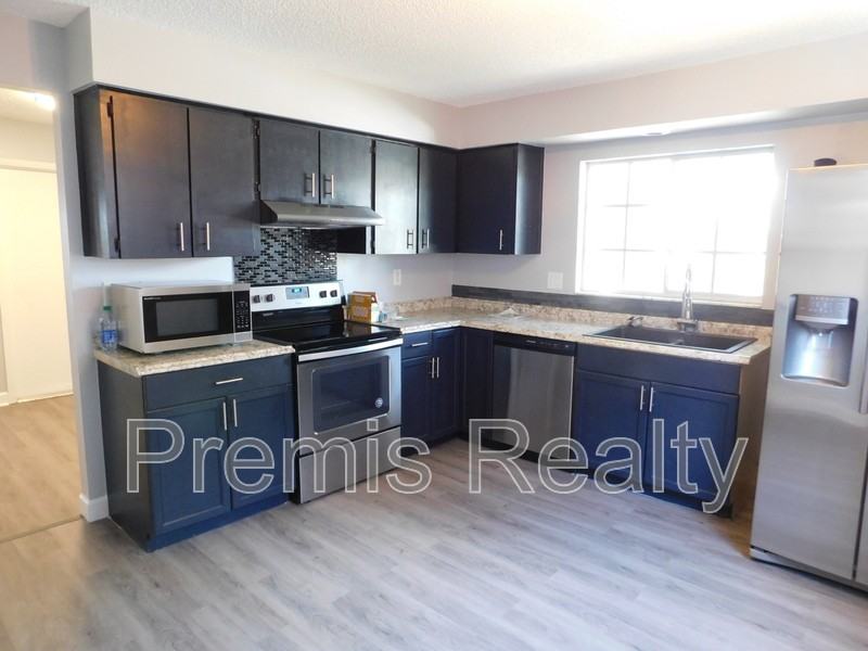 1846 E Orangeside Rd - Photo 4 of 10