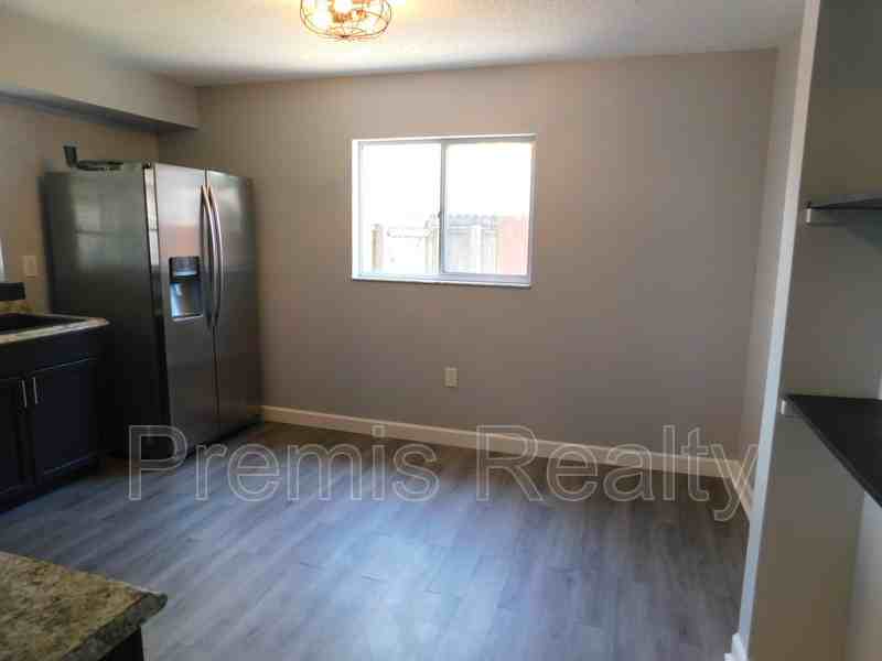 1846 E Orangeside Rd - Photo 5 of 10