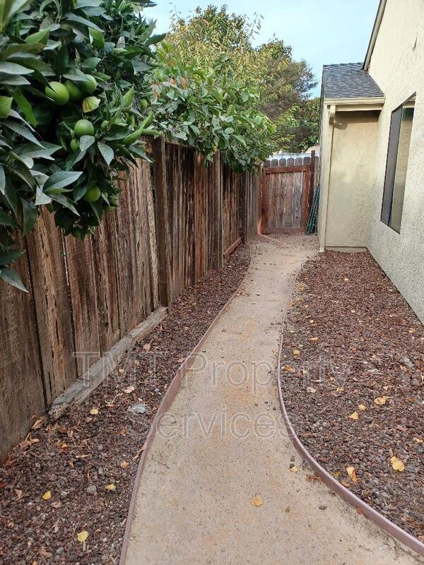 88 Mariposa Dr - Photo 3 of 21
