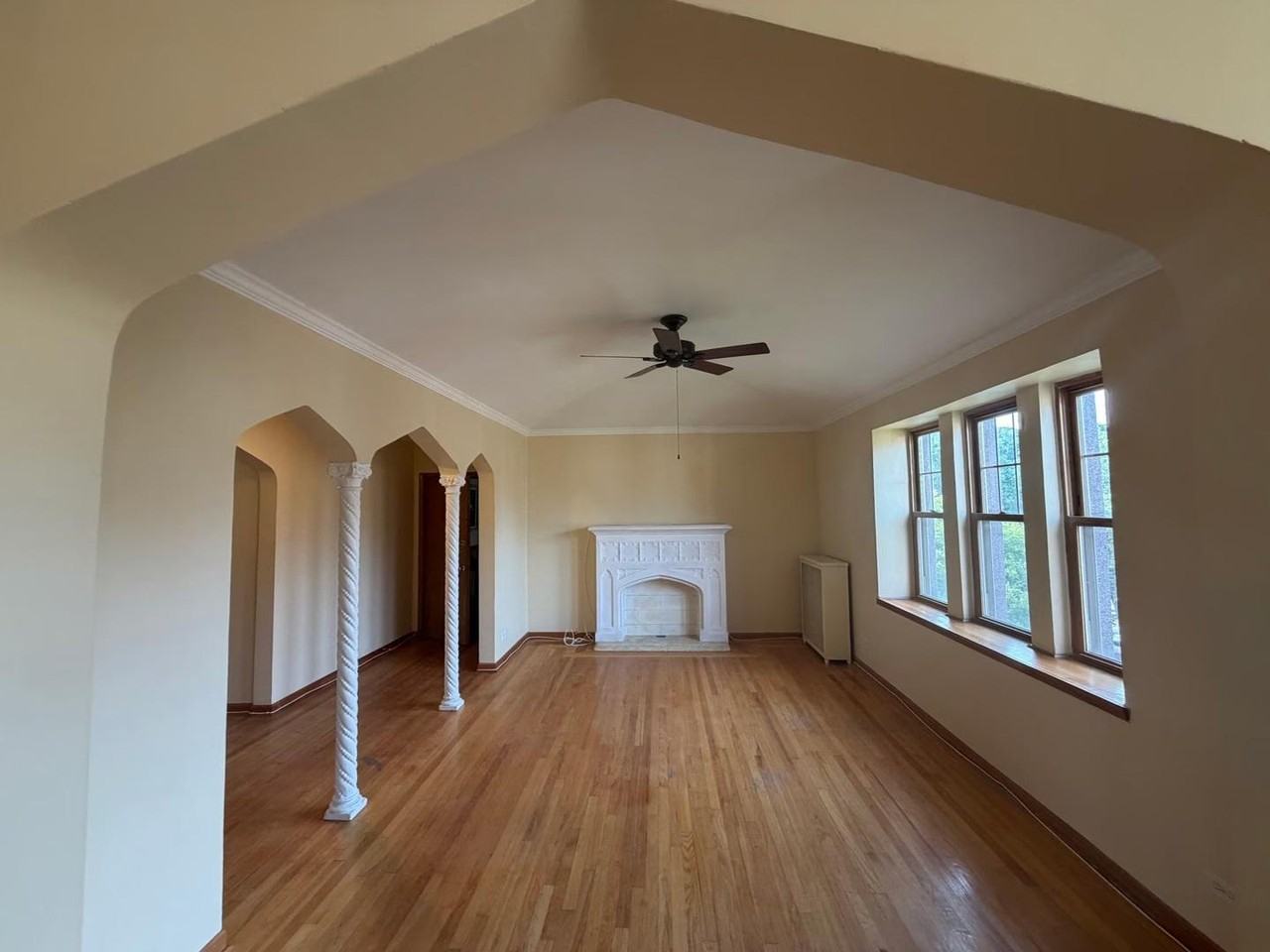 10927 S Longwood Dr #3 - Photo 2 of 35