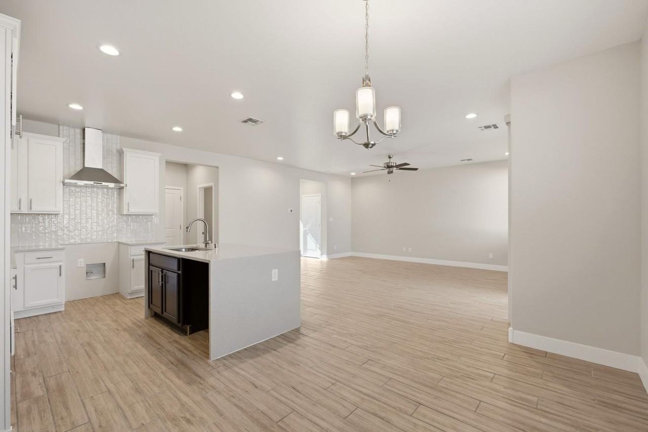 4408 Wymont Cir Ne - Photo 5 of 23