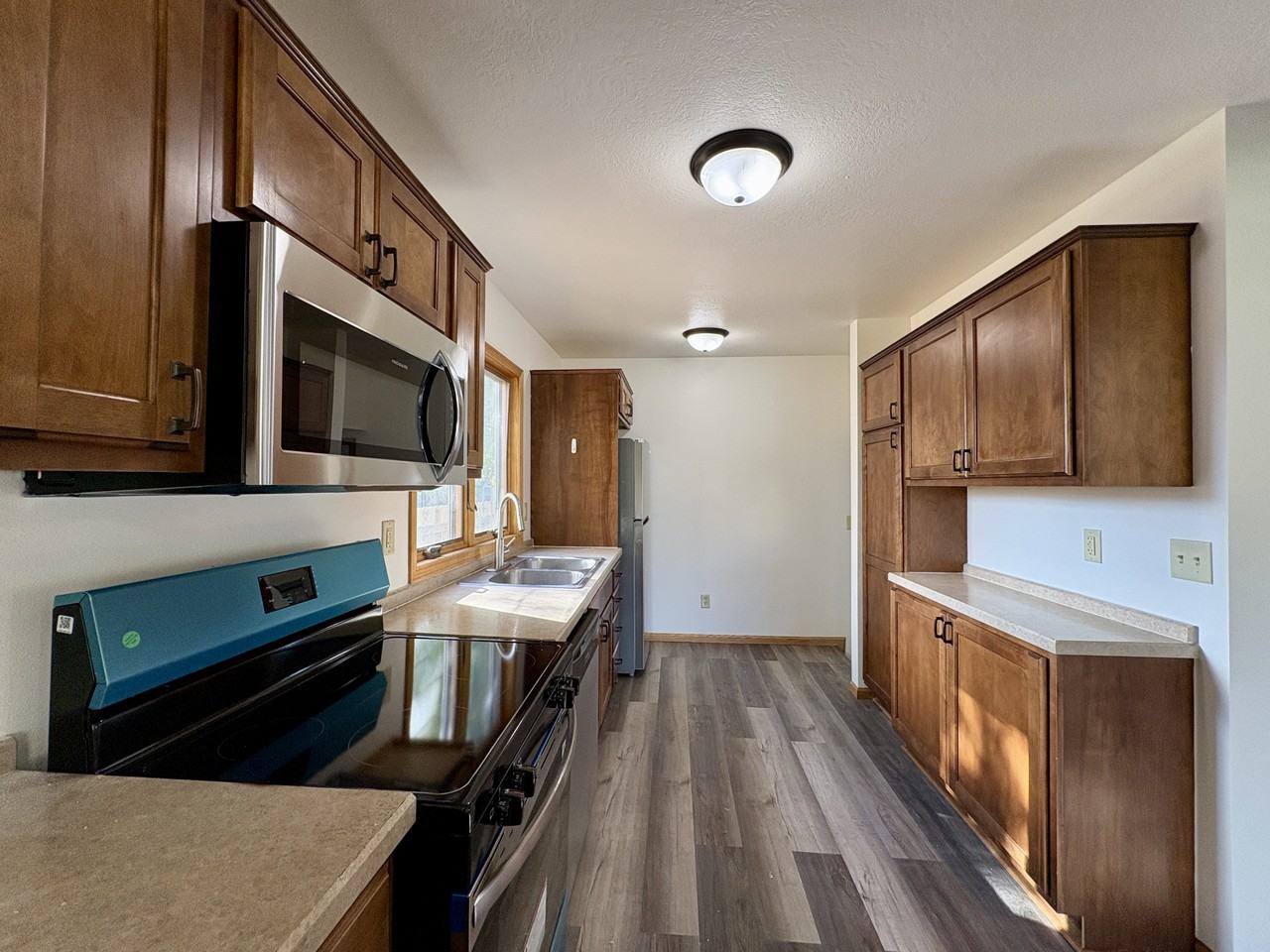 715 8th St Nw #715 - Photo 4 of 14