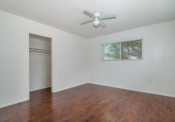 3384 Mt Vernon Ave - Photo 2 of 3