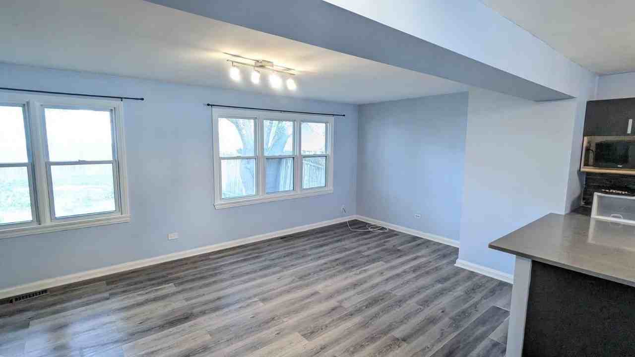 928 Randolph Ave - Photo 4 of 14