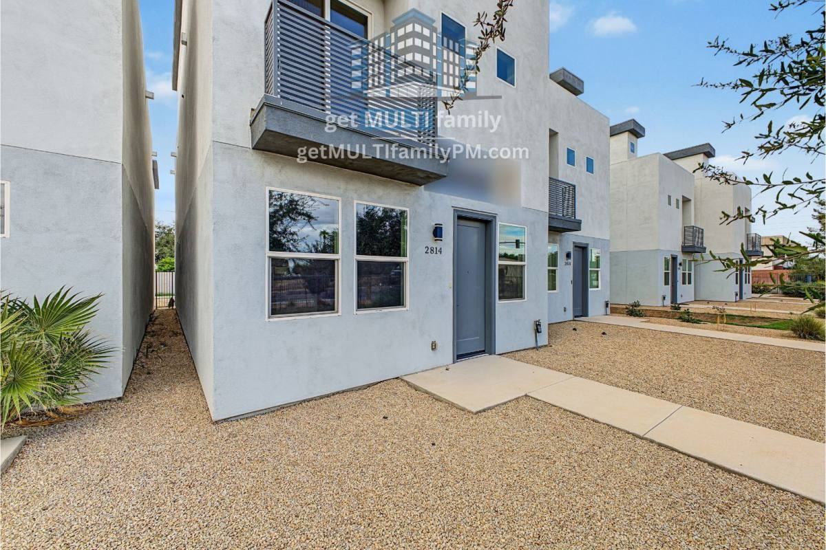 2814 N 19th Ave #1 - Photo 4 of 20