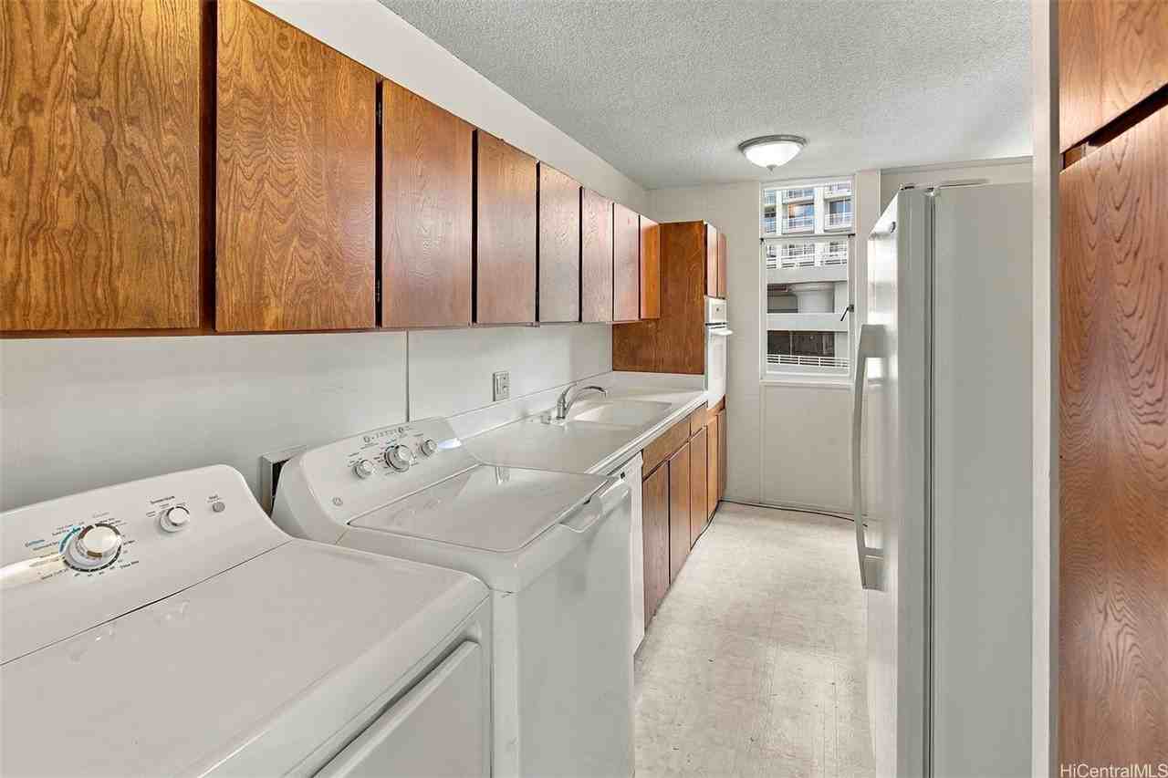 2033 Nuuanu Ave #5C - Photo 7 of 21