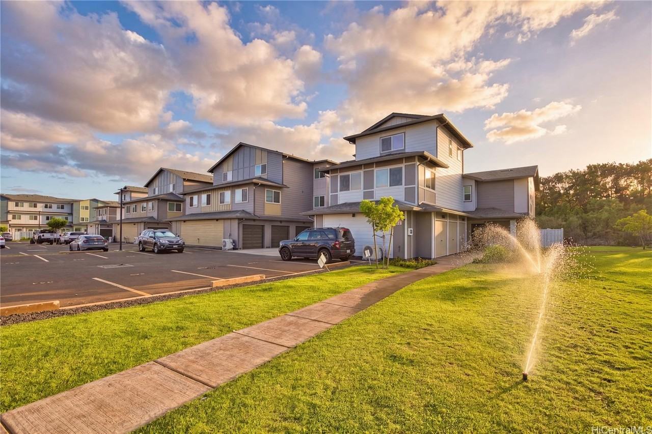 91-4099 Hikuono St #1302