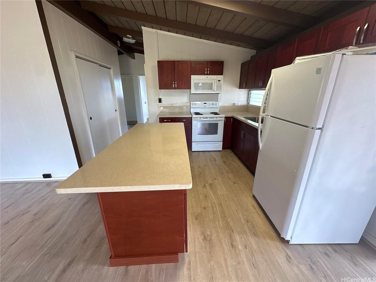 2409 Anihinihi St - Photo 3 of 17