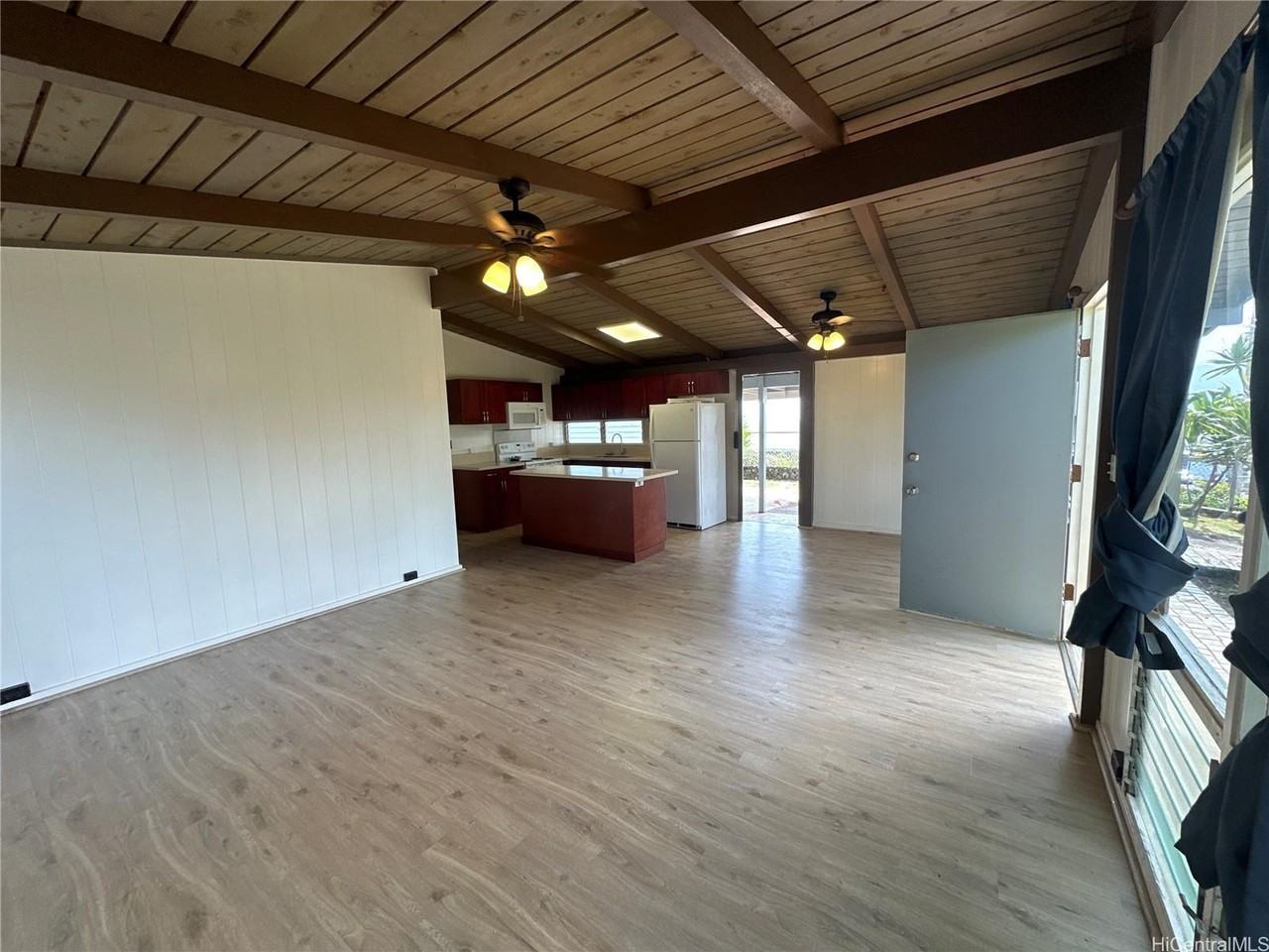 2409 Anihinihi St - Photo 5 of 17