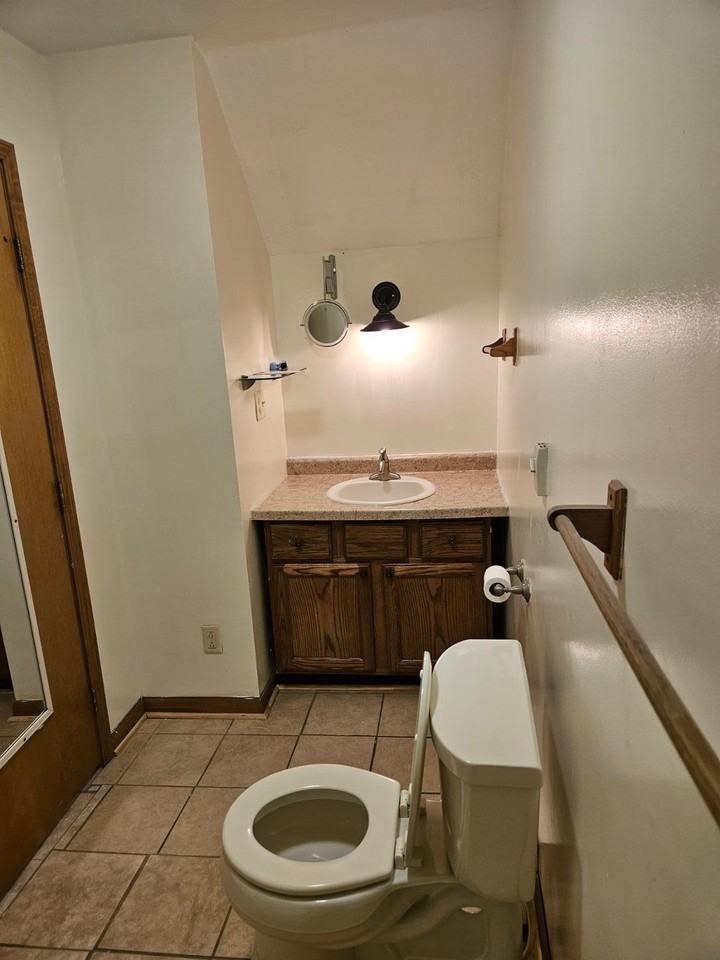 148 Garfield Ave - Photo 4 of 9
