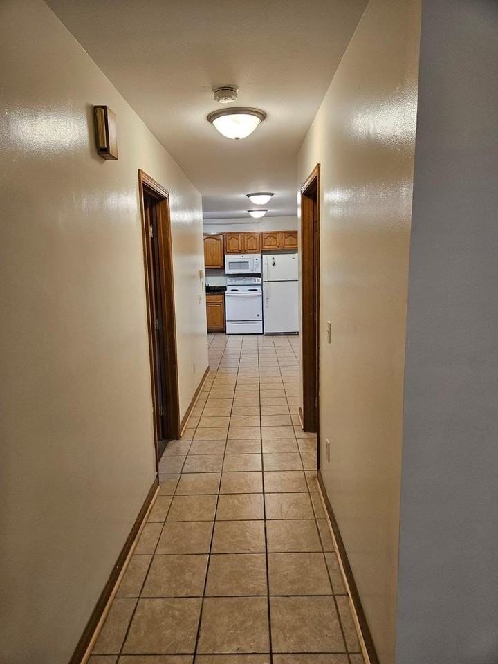 148 Garfield Ave - Photo 5 of 9