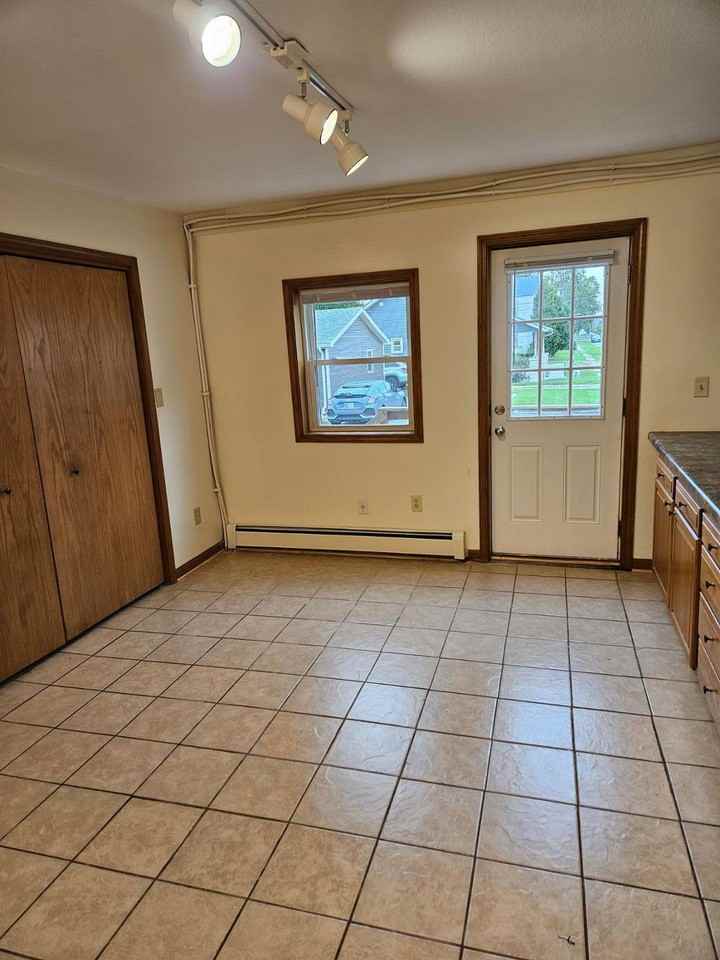 148 Garfield Ave - Photo 7 of 9