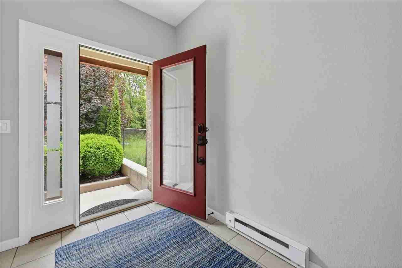 145 S Saint Clair St #23 - Photo 7 of 50