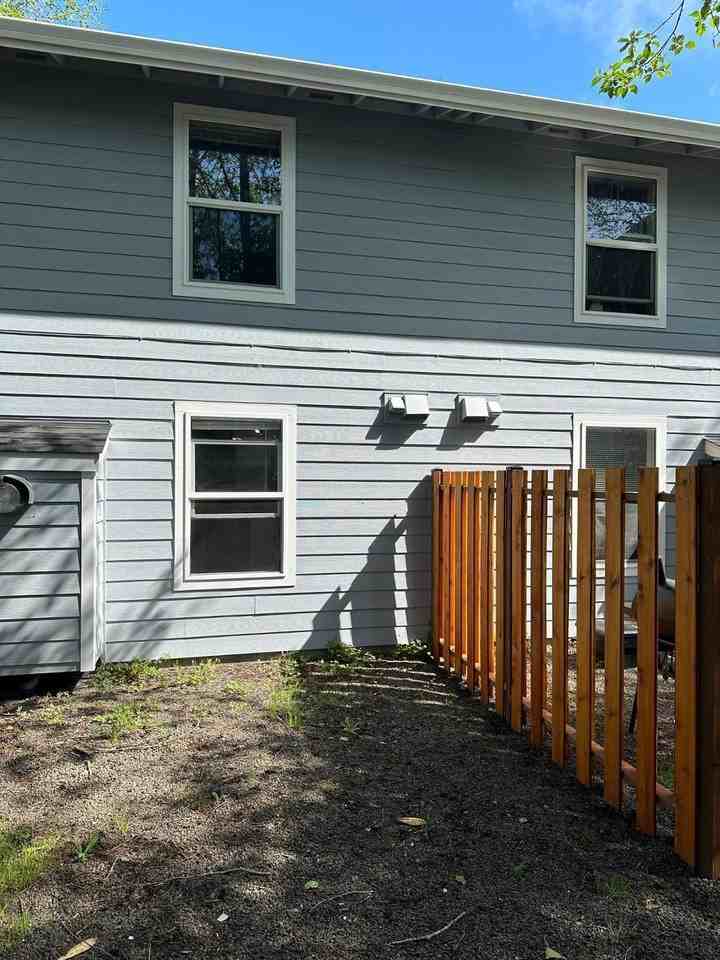 1829 Spruce Dr - Photo 4 of 14