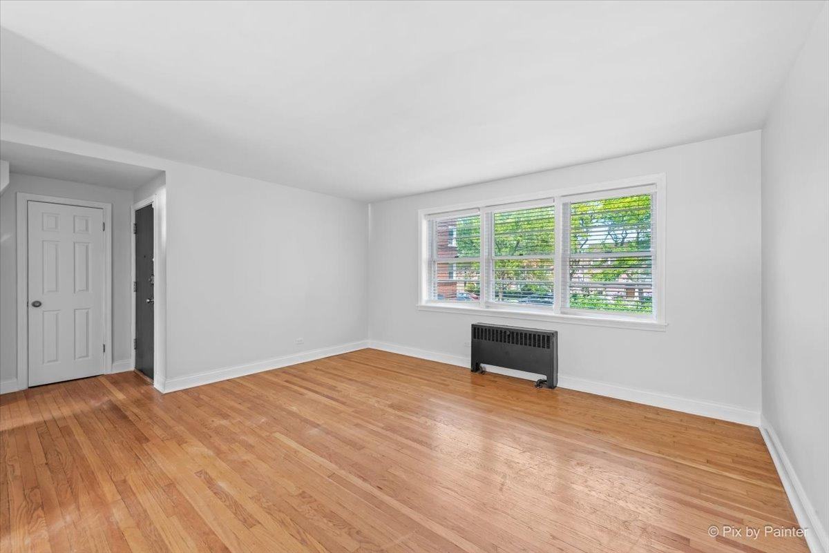 2719 W Berwyn Ave #3 - Photo 2 of 15