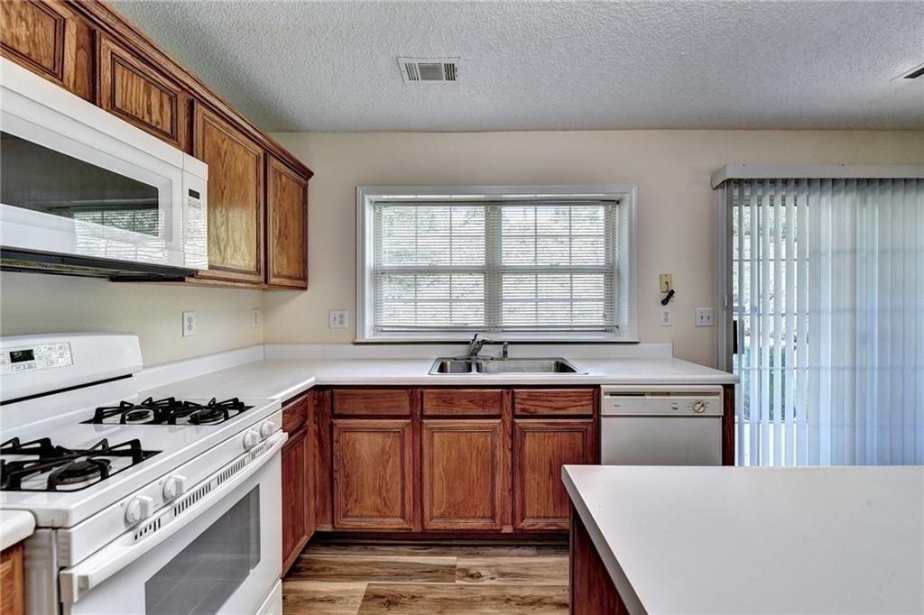 4931 Bankside Way - Photo 7 of 27
