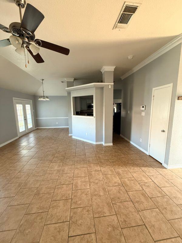 2711 Starling Dr - Photo 3 of 3
