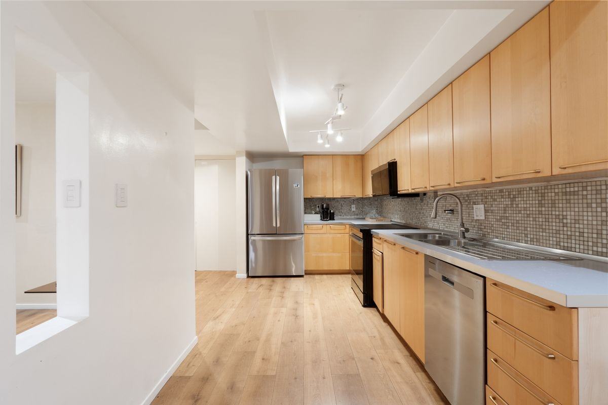 7270 Hillside Ave - Photo 5 of 13