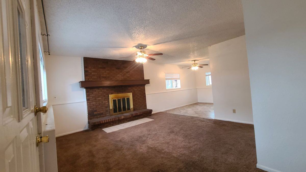 7240 Cherry St - Photo 2 of 20