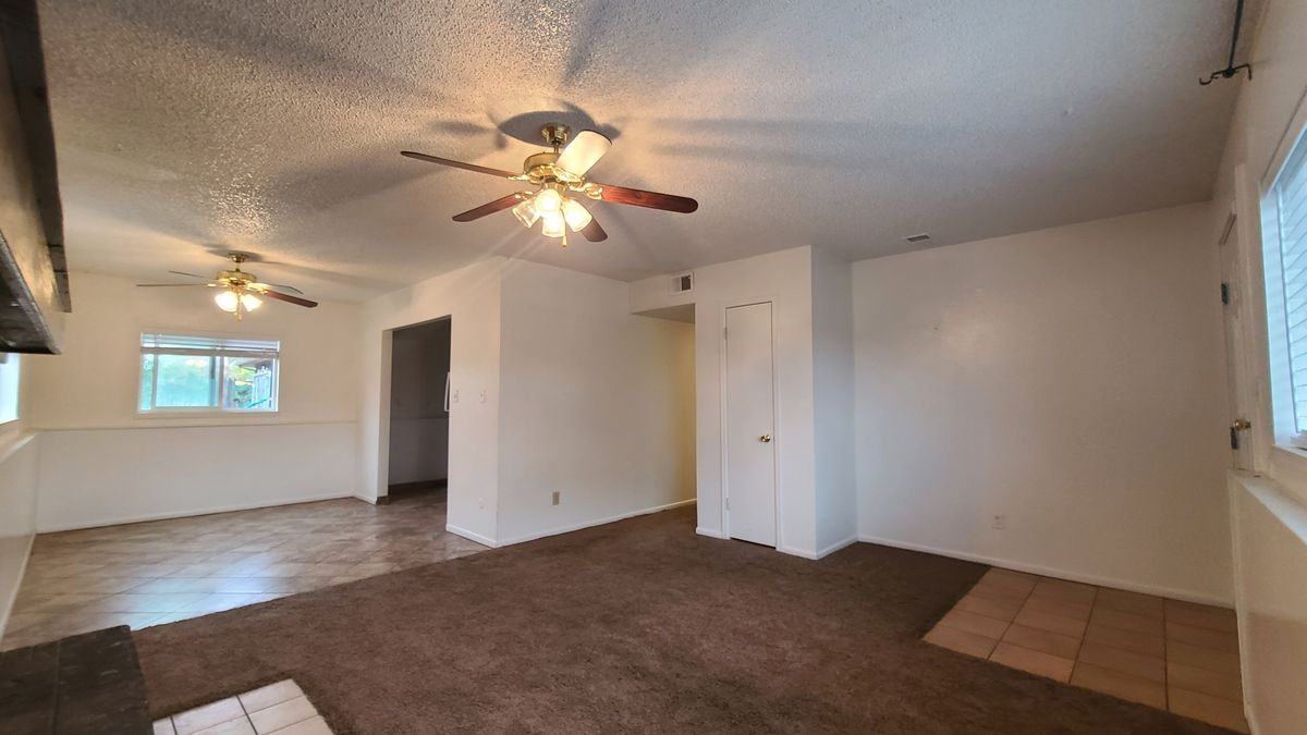 7240 Cherry St - Photo 4 of 20