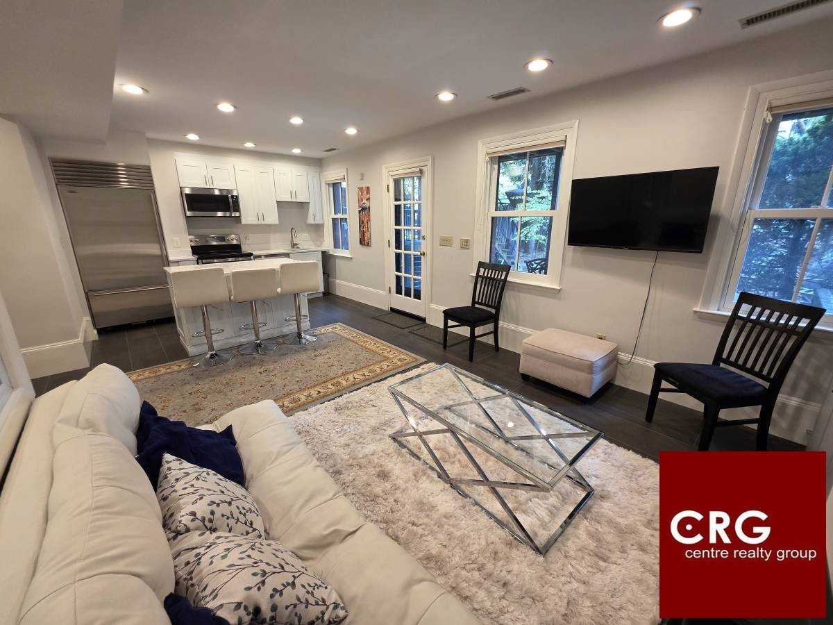 73 Monmouth St - Photo 2 of 9